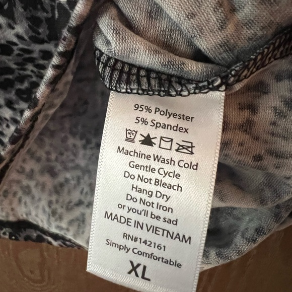 LuLaRoe Gigi top - Picture 5 of 7